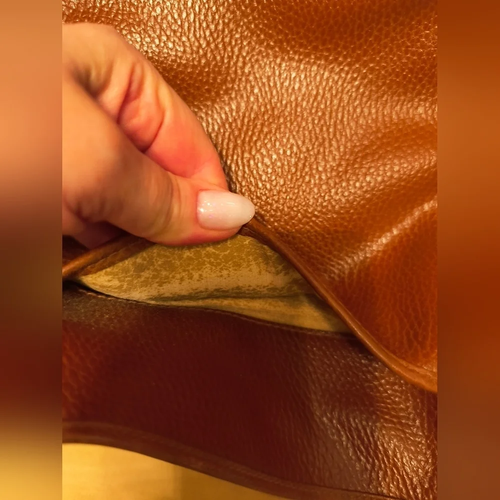 Valentino Brown Vintage Bag W Peeling Insoles 10x14x3 Inches